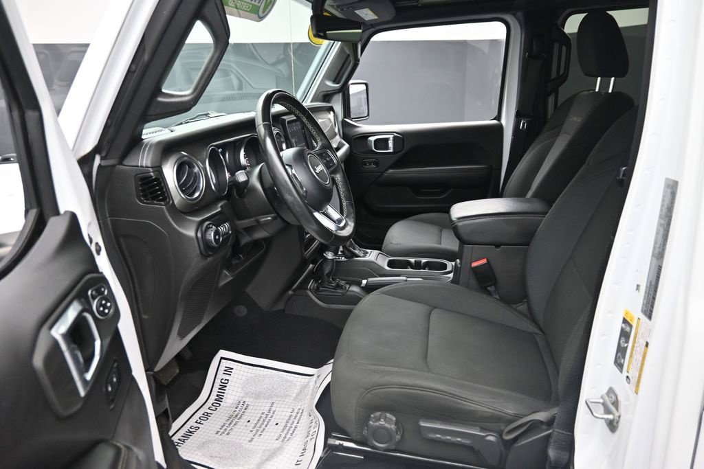 Used 2022 Jeep Wrangler Unlimited Sahara w/ Cold Weather Group AWD/4WD image 16