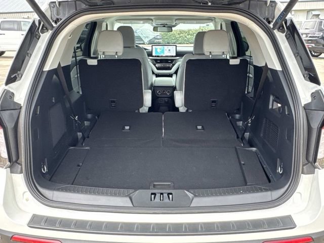 Used 2025 Ford Explorer Platinum w/ Ultimate Package image 12