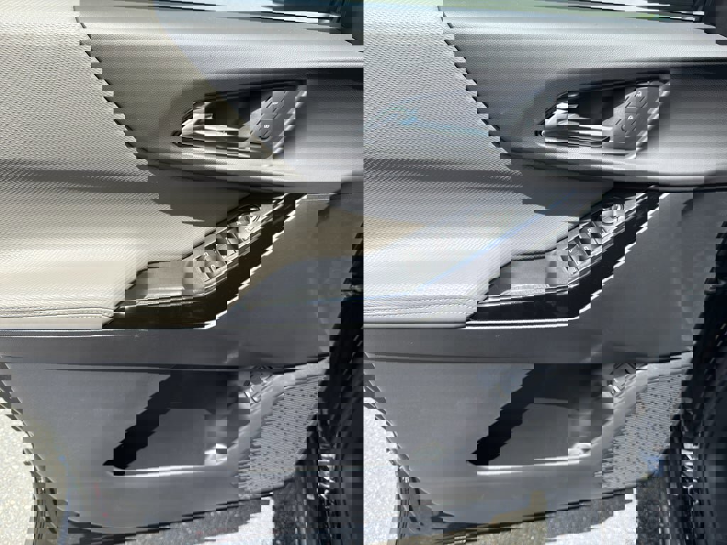 New 2026 Chevrolet Equinox LT w/ Convenience Package II image 11