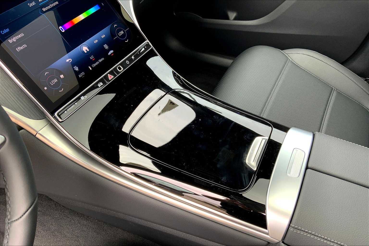 Certified 2025 Mercedes-Benz GLC 300 4MATIC image 7