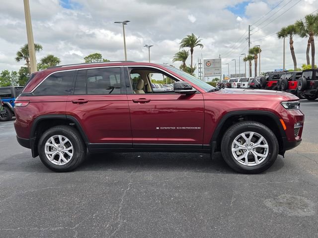 Certified 2022 Jeep Grand Cherokee Limited w/ Luxury Tech Group II image 8