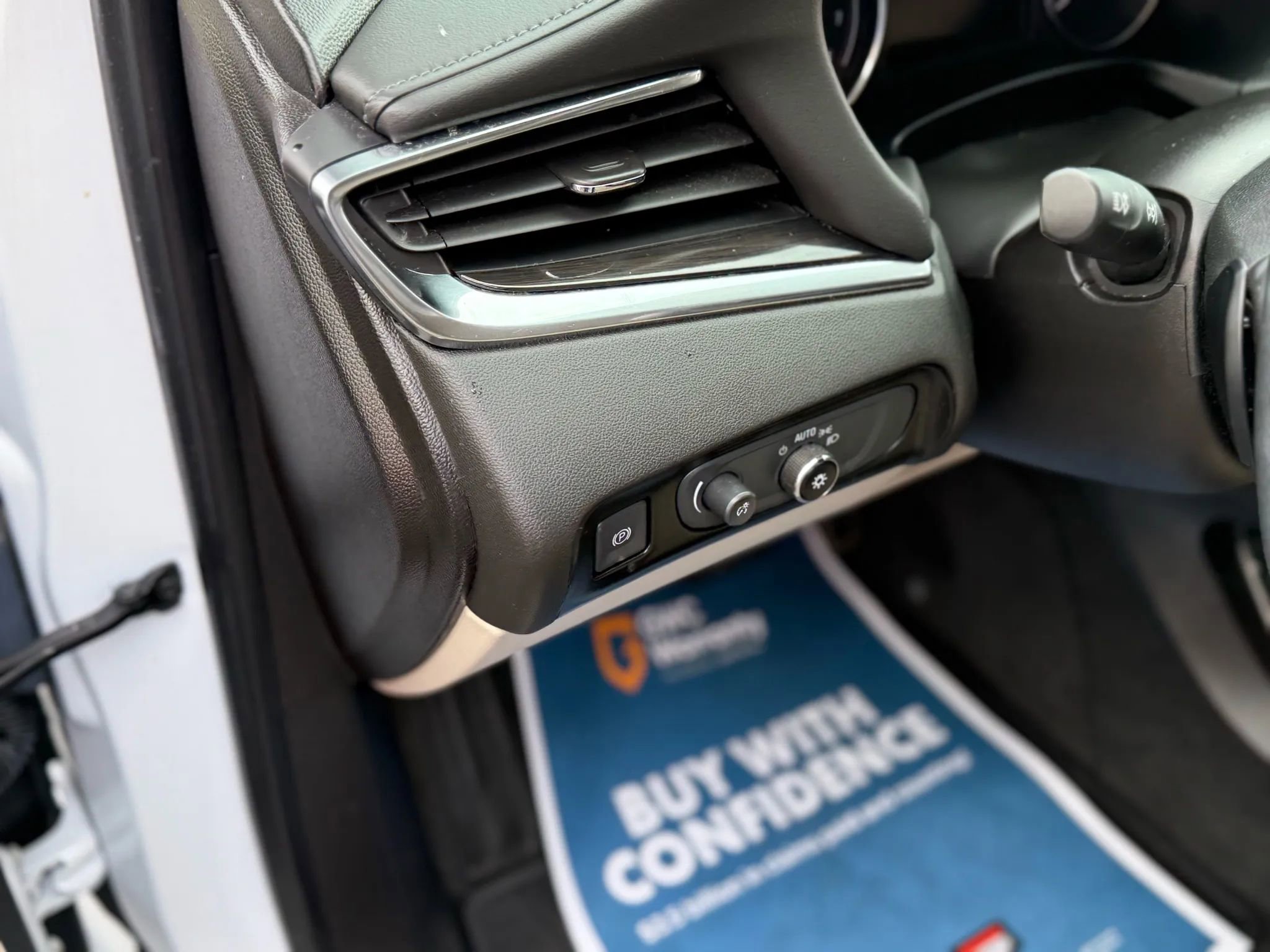 Used 2019 Buick Enclave Essence image 24