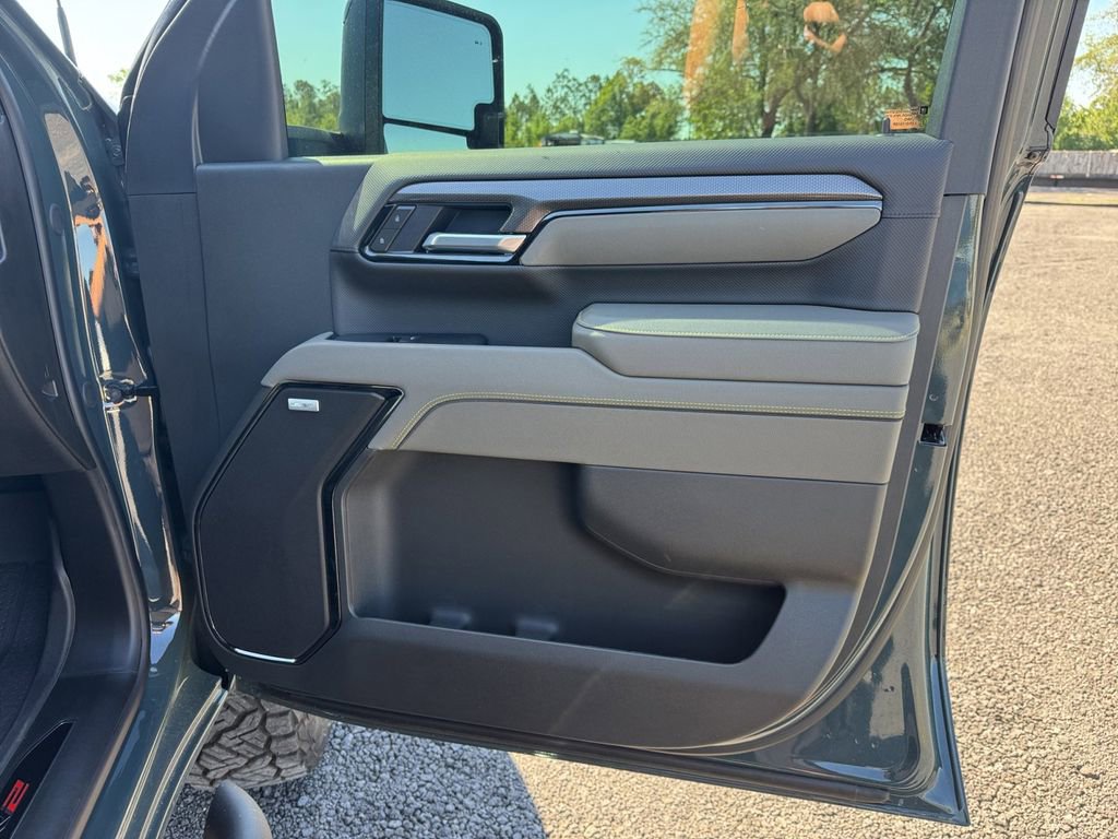 Used 2026 Chevrolet Silverado 2500 ZR2 AWD/4WD image 18