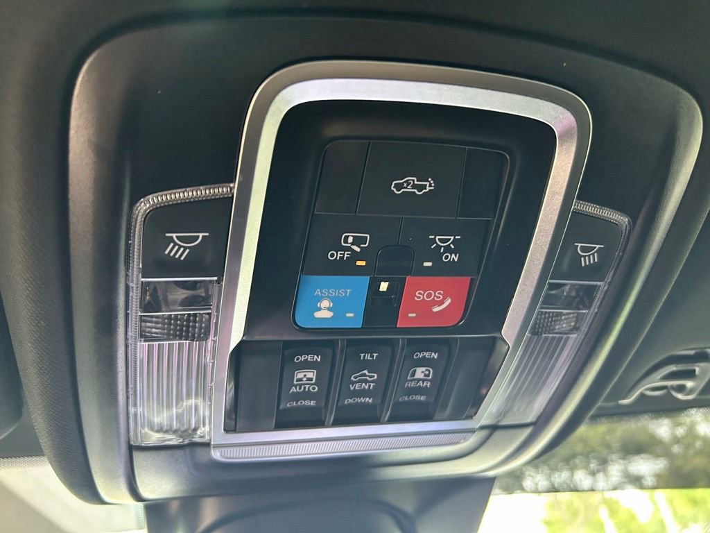 Used 2025 RAM 2500 Limited AWD/4WD image 60