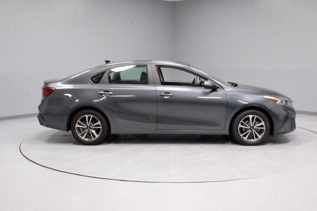 Used 2024 Kia Forte LXS FWD image 9