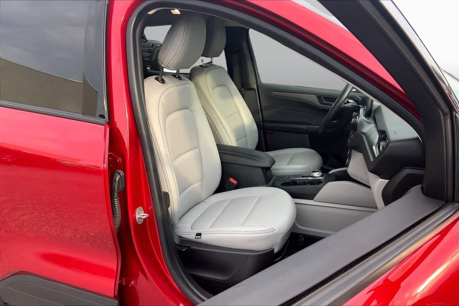 Certified 2023 Ford Escape Active AWD/4WD image 9