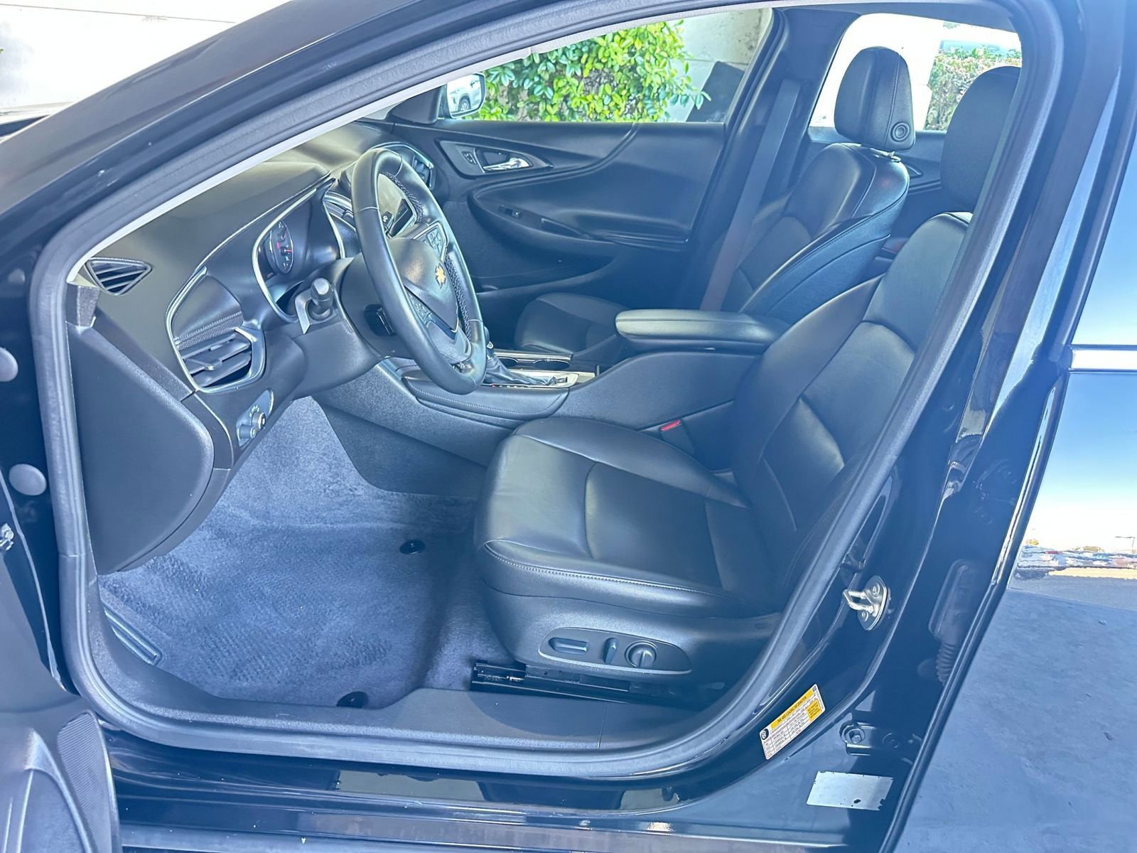 Used 2024 Chevrolet Malibu LT image 27