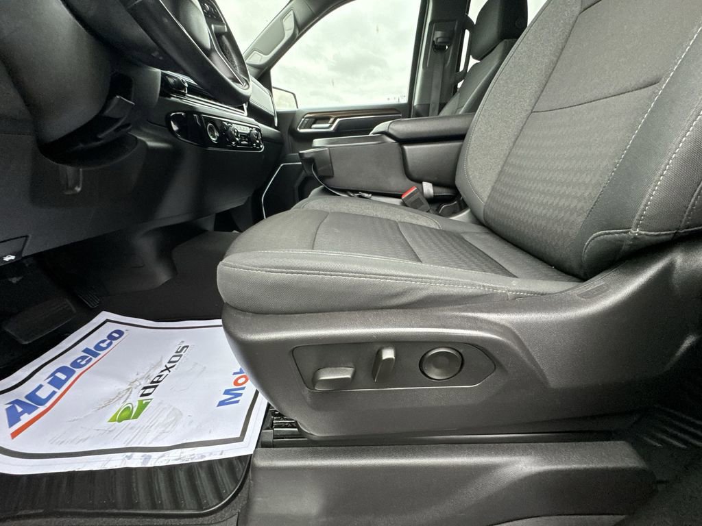 Used 2024 Chevrolet Silverado 1500 LT image 12