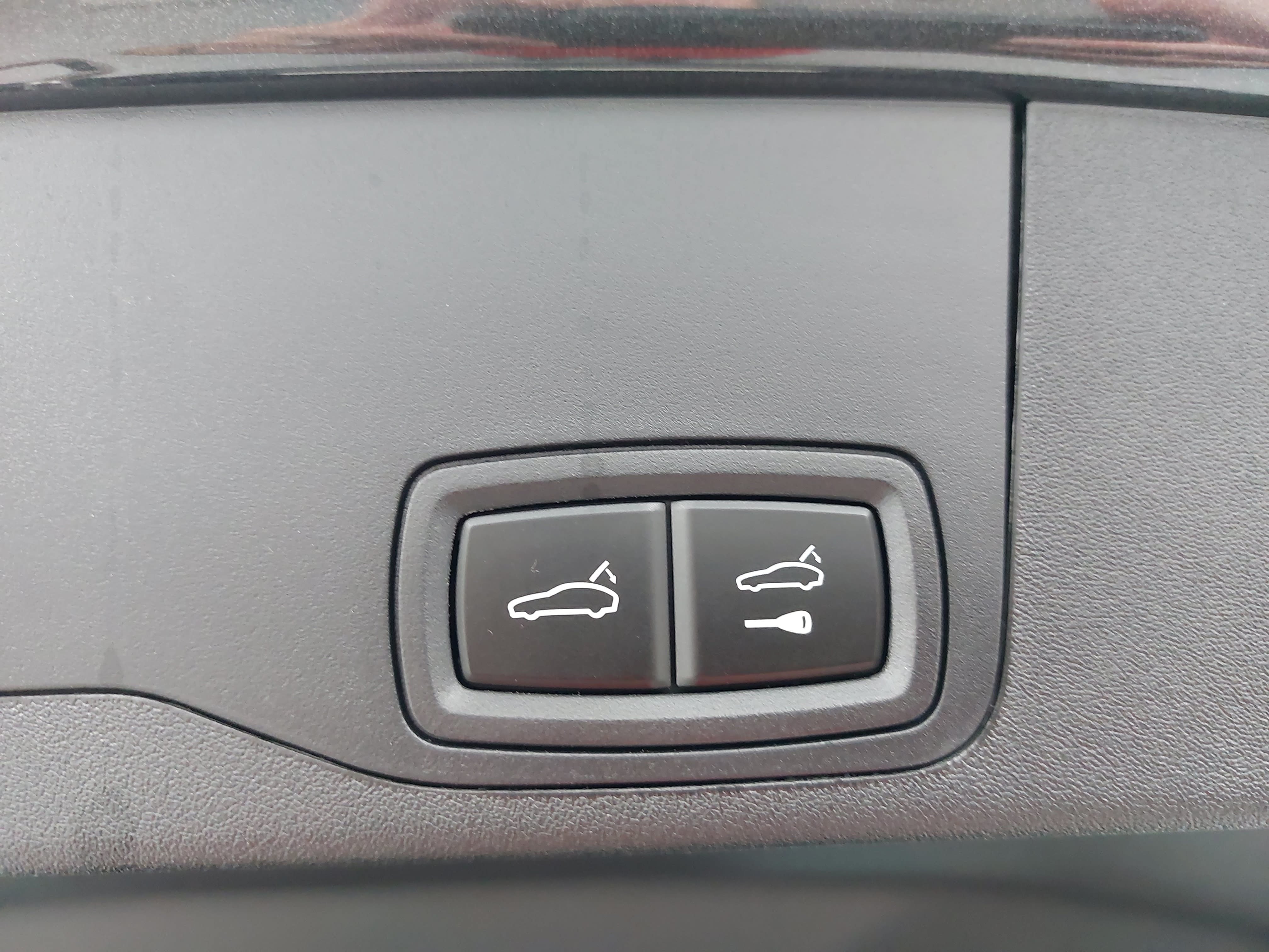 New 2026 Porsche Taycan 4S AWD/4WD image 15