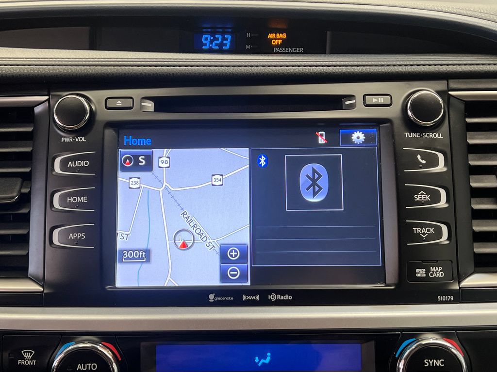 Used 2018 Toyota Highlander XLE AWD/4WD image 26