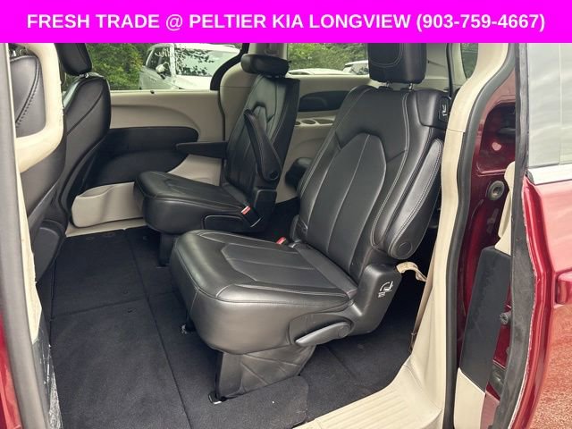 Used 2020 Chrysler Voyager Lxi FWD image 13