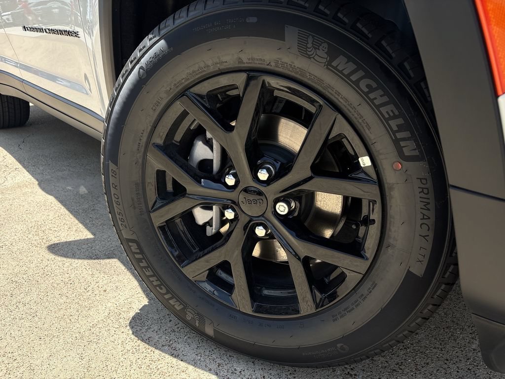 New 2026 Jeep Grand Cherokee Altitude AWD/4WD image 9