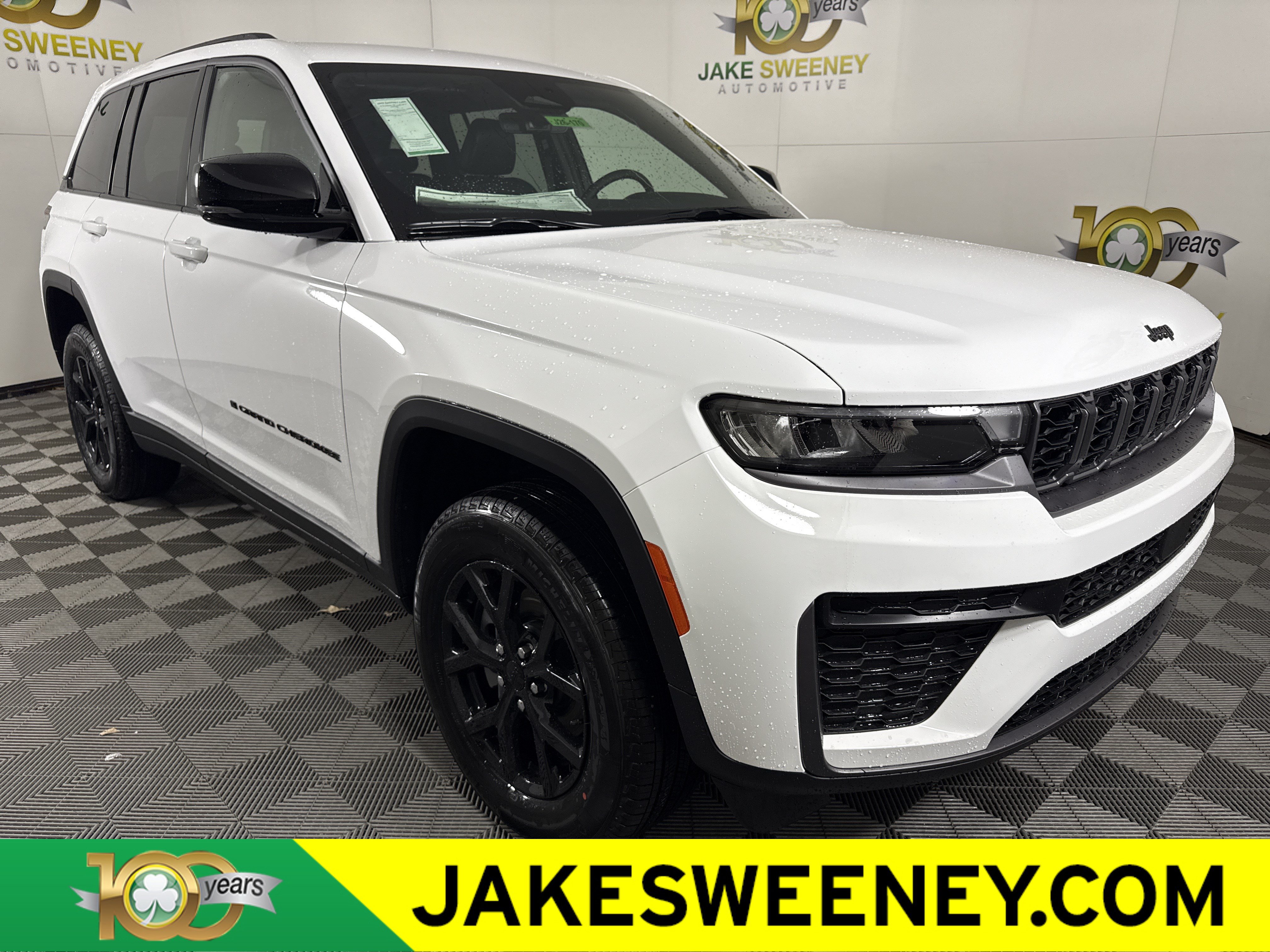 New 2026 Jeep Grand Cherokee Altitude AWD/4WD image 1