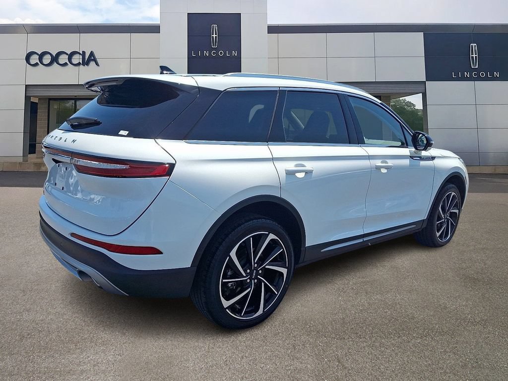 Used 2023 Lincoln Corsair Reserve w/ Equipment Group 201A AWD/4WD image 4