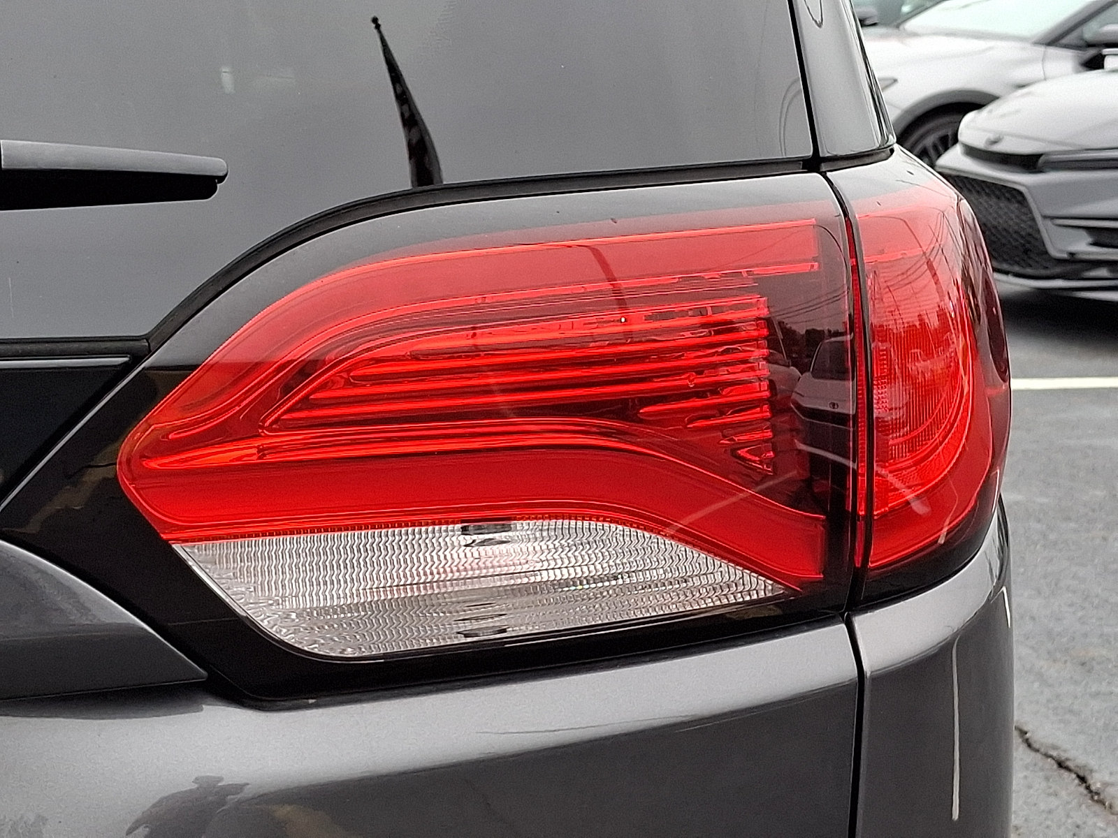 Used 2017 Chrysler Pacifica Touring-L FWD image 9