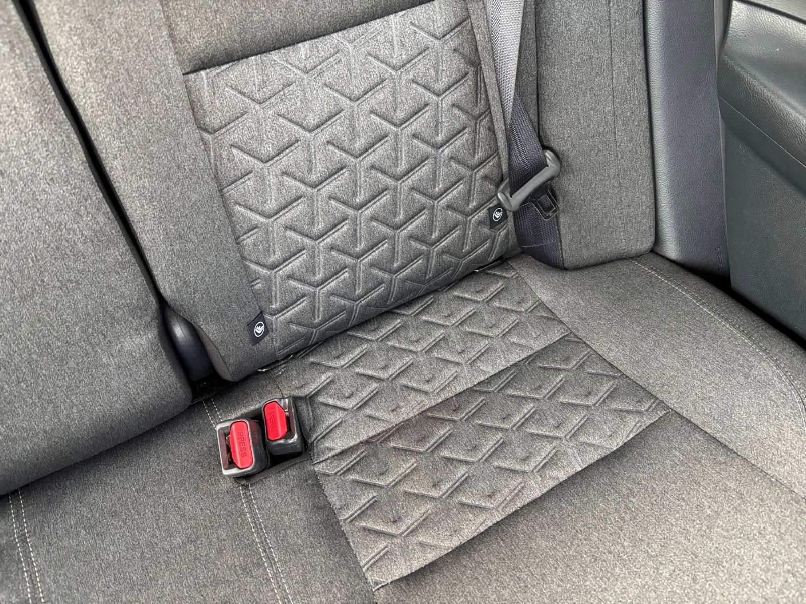 Used 2025 Nissan Kicks SV AWD/4WD image 36