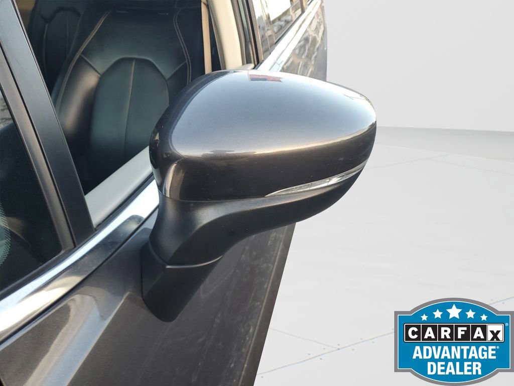 Used 2023 Chrysler Pacifica Touring-L image 24