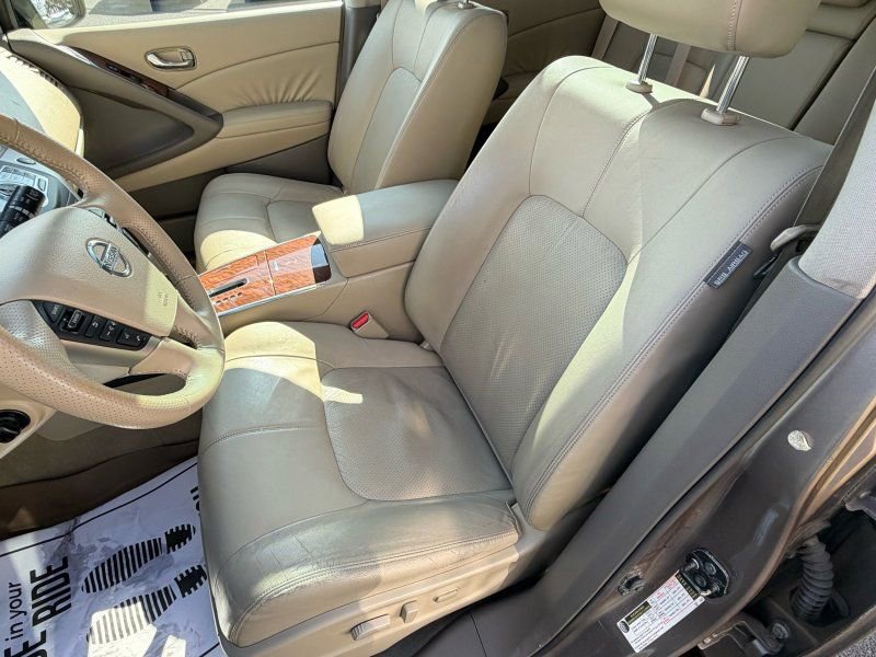Used 2010 Nissan Murano LE w/ Navigation Pkg image 10