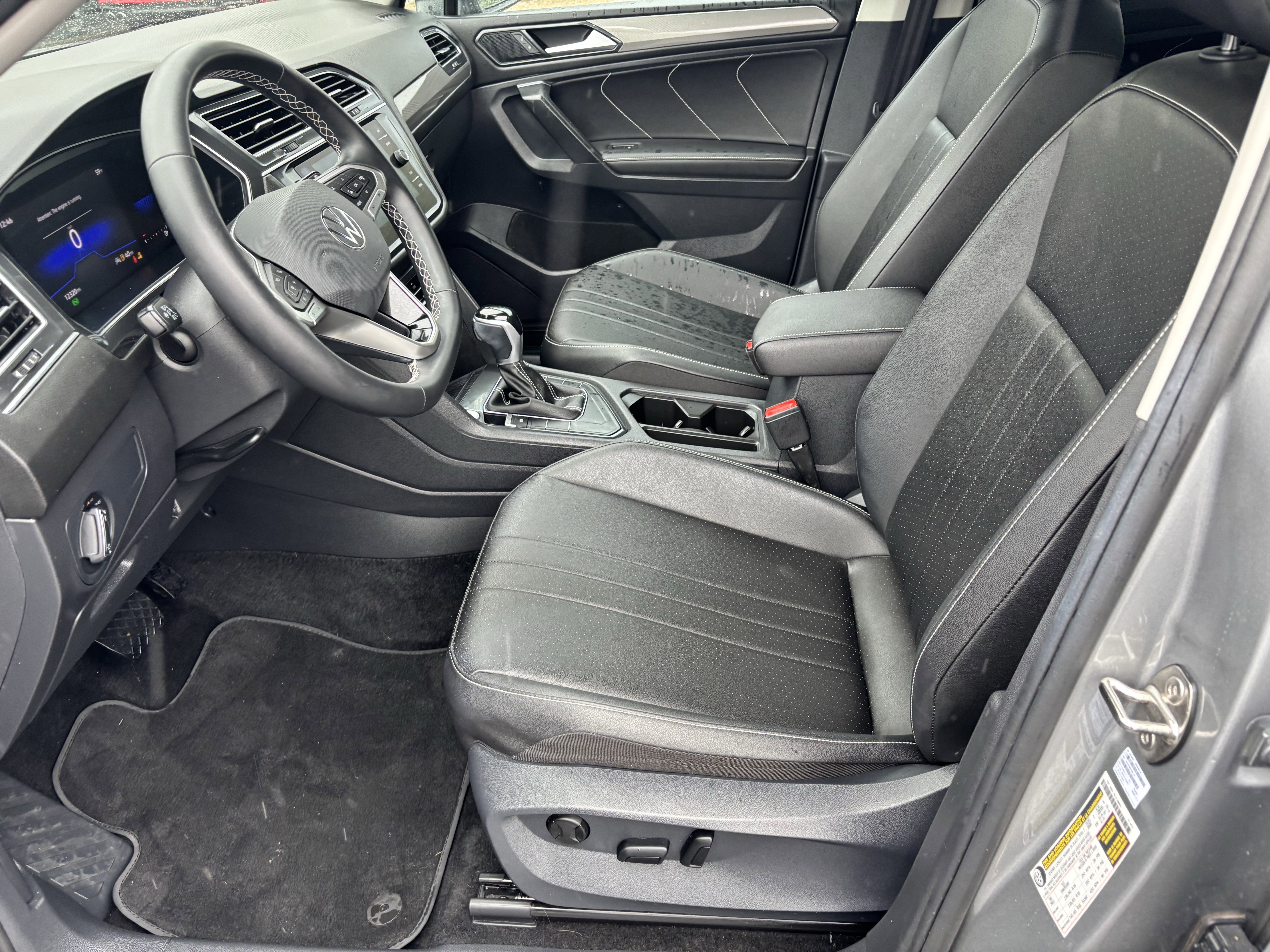 Certified 2023 Volkswagen Tiguan SE w/ Panoramic Sunroof Package image 15