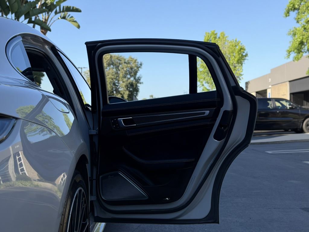 Used 2022 Porsche Panamera Turbo S image 29