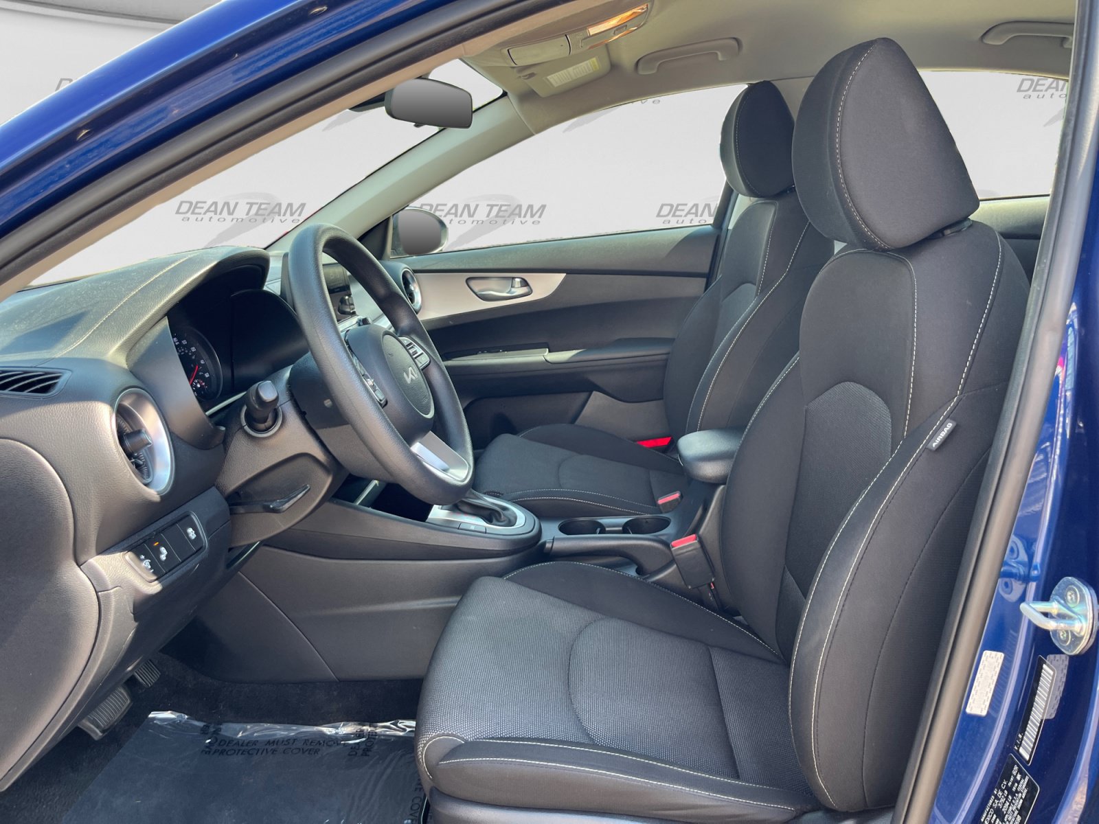 Used 2022 Kia Forte LXS w/ LXS Technology Package FWD image 9