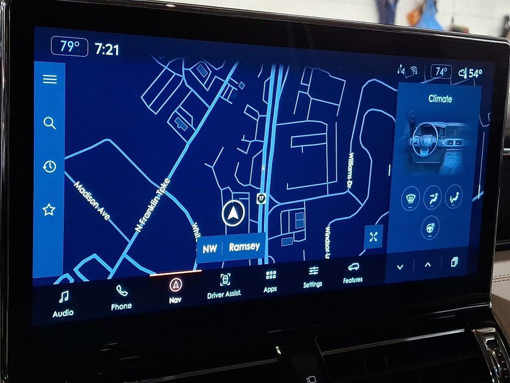 Used 2022 Lincoln Navigator Reserve image 12