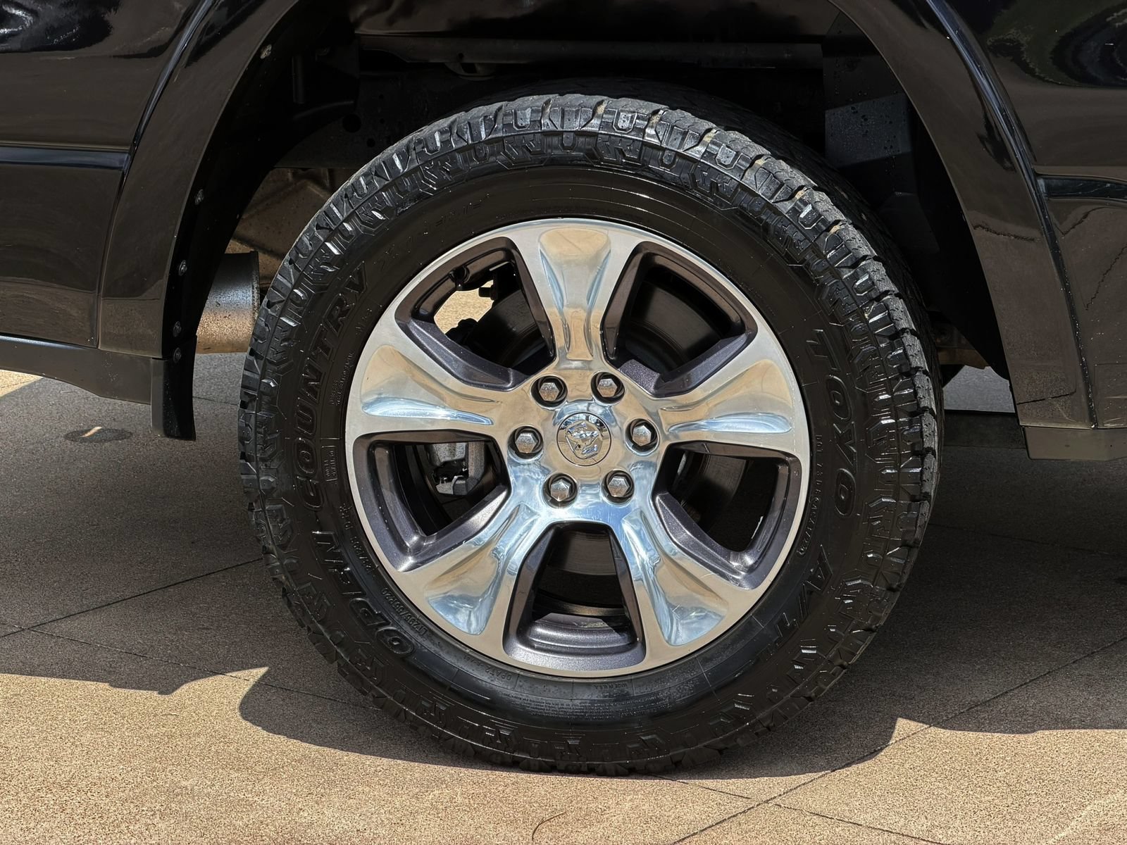 Used 2022 RAM 1500 Laramie w/ Sport Appearance Package AWD/4WD image 8