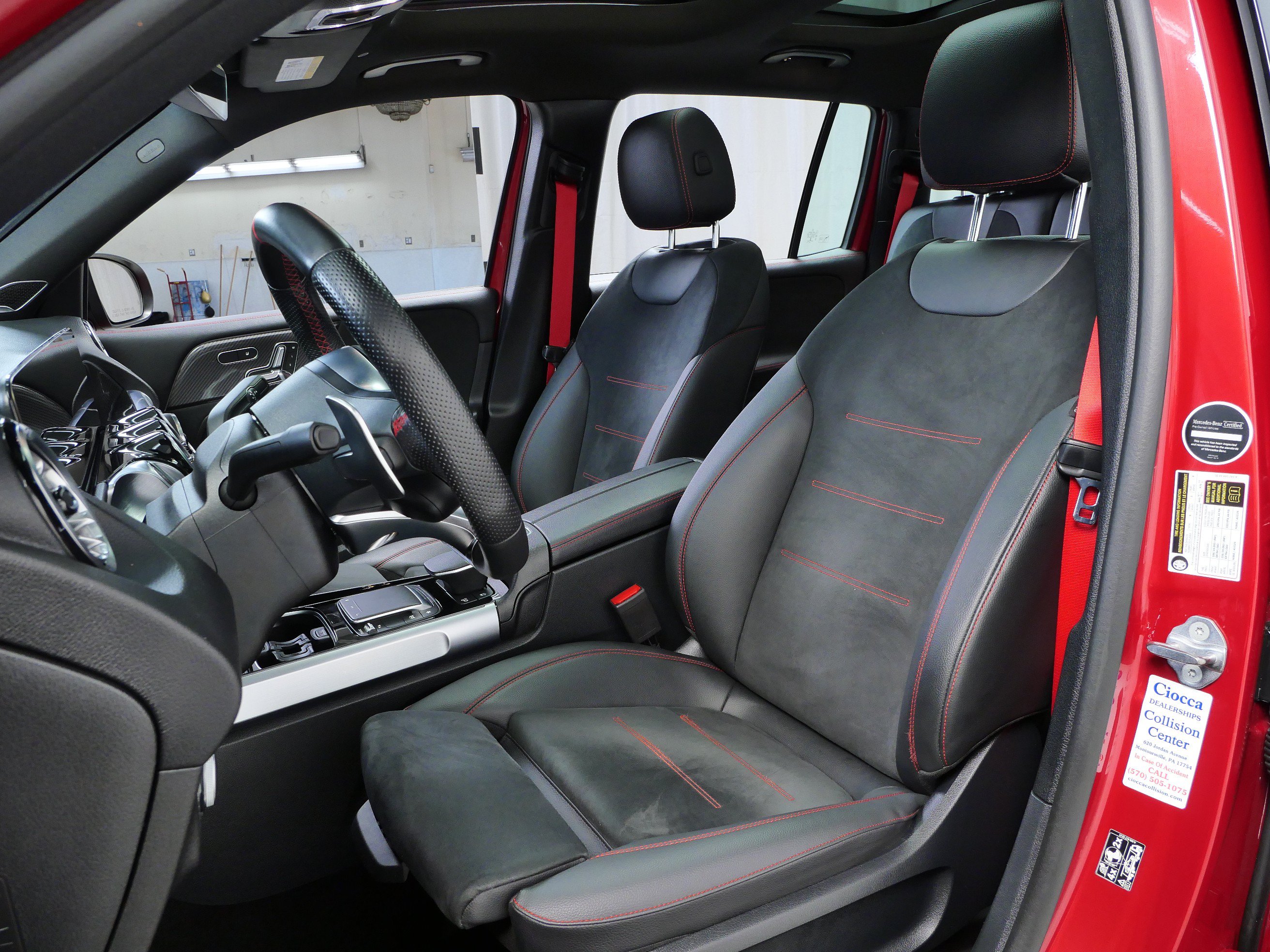 Certified 2023 Mercedes-Benz GLB 35 AMG 4MATIC image 2
