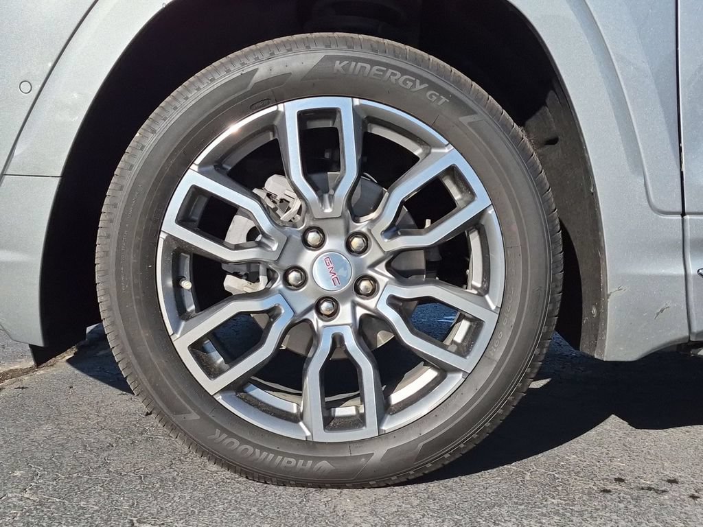 Used 2023 GMC Terrain Denali w/ Denali Premium Package AWD/4WD image 11