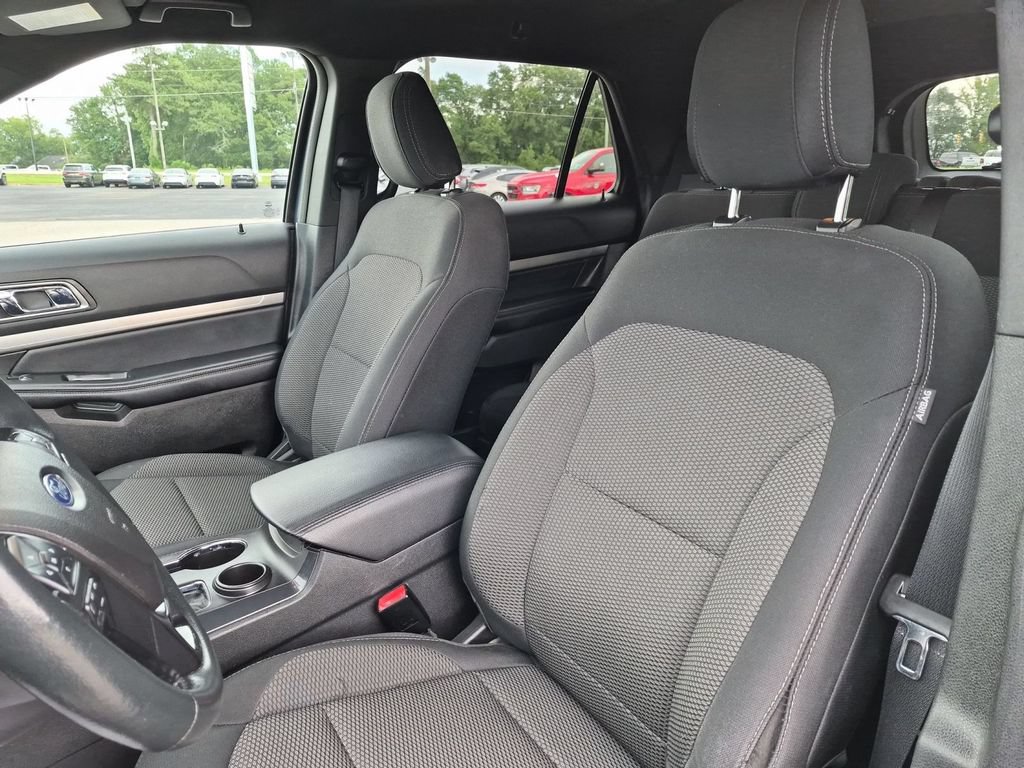 Used 2018 Ford Explorer XLT FWD image 15