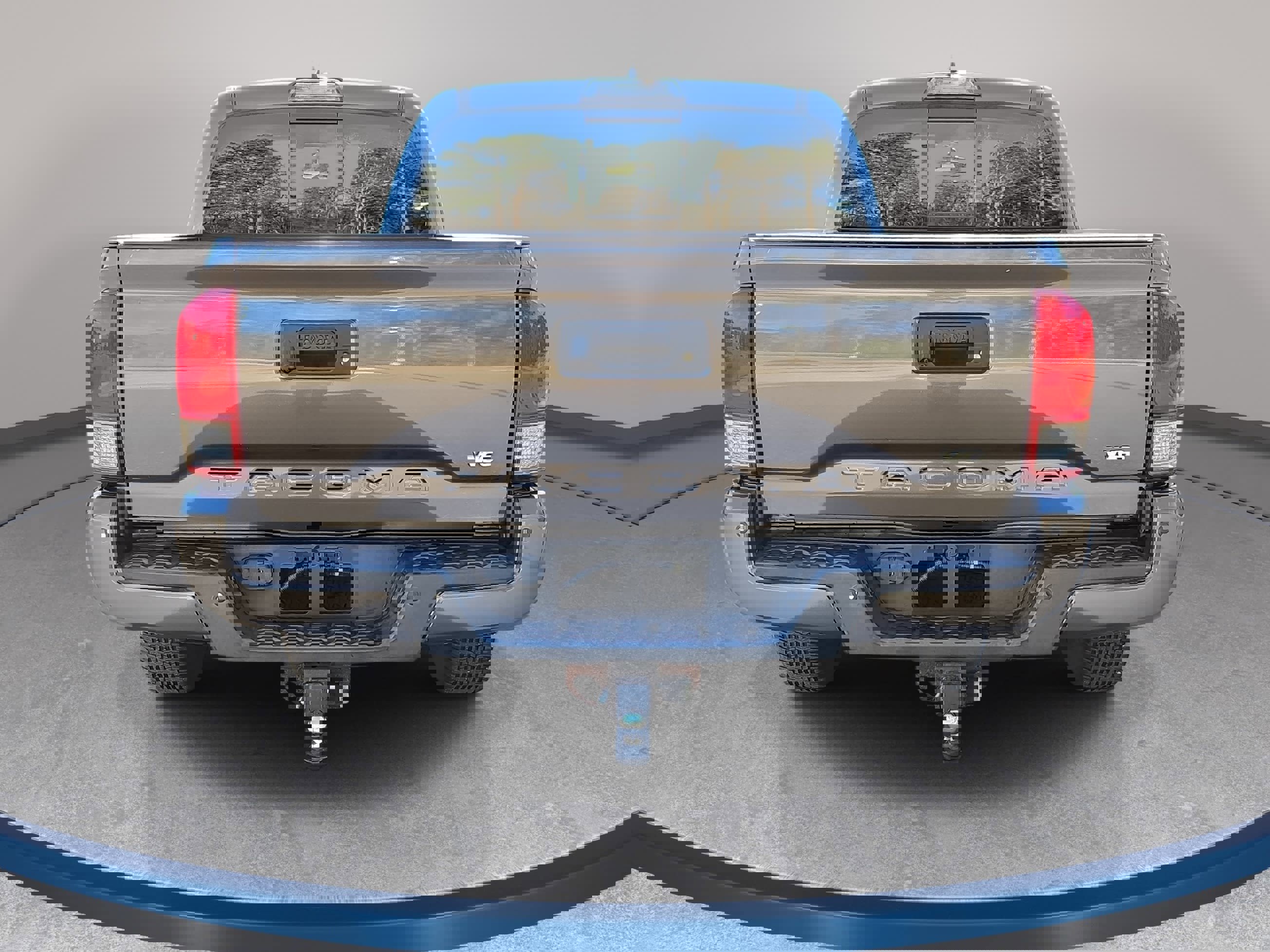 Used 2017 Toyota Tacoma TRD Sport image 8