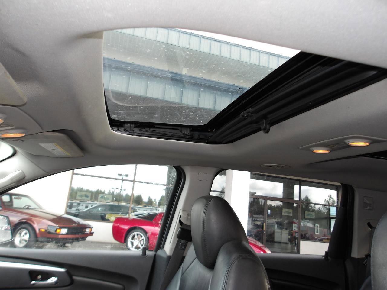 Used 2011 Chevrolet Traverse LT w/ Personal Connectivity Package FWD image 16