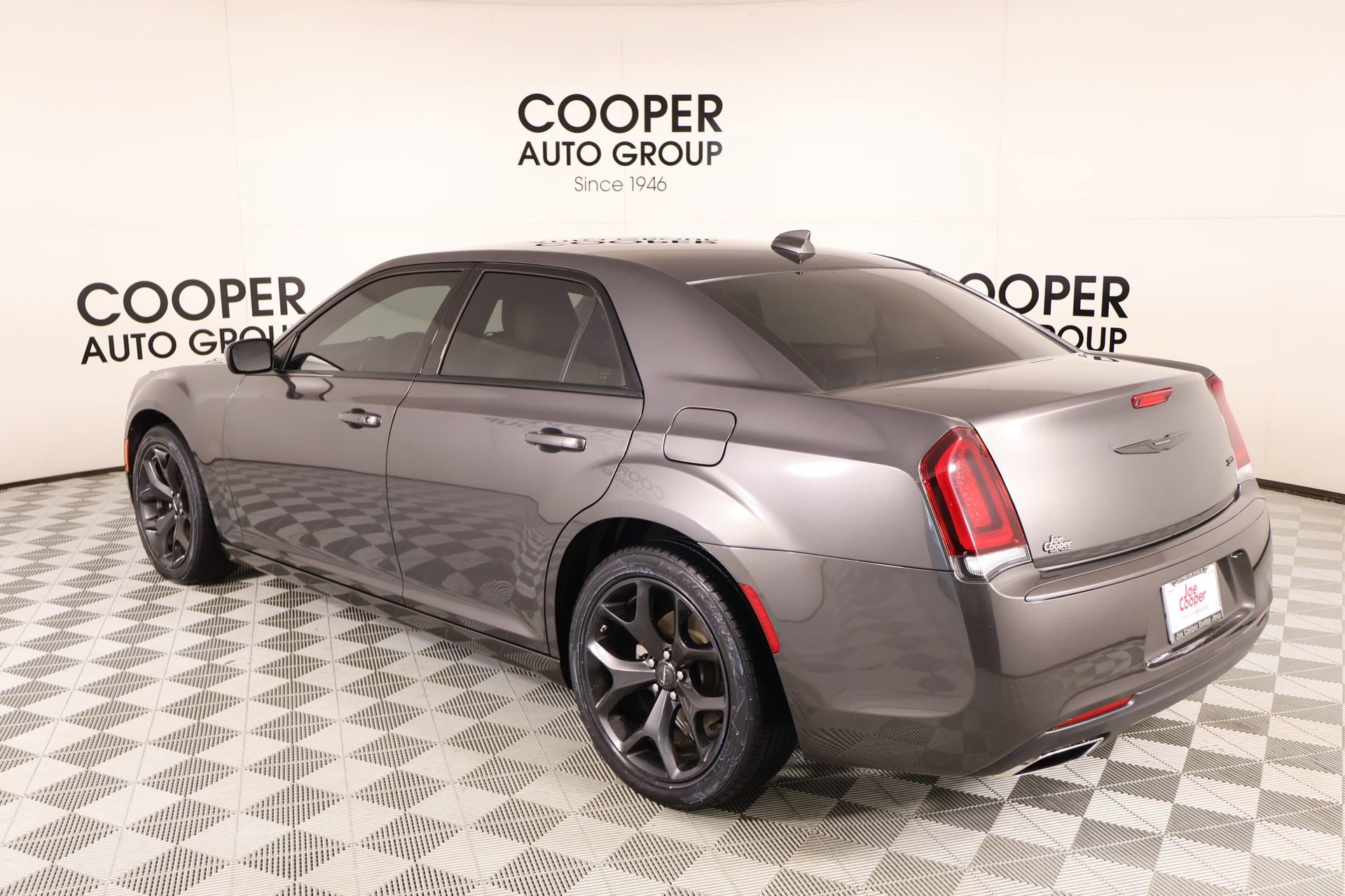 Used 2023 Chrysler 300 Touring w/ Sport Appearance Package RWD image 21