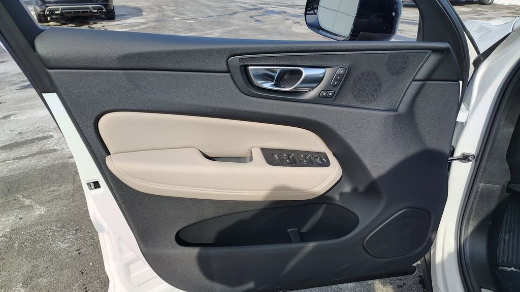 New 2026 Volvo XC60 B5 Plus w/ Protection Package Premier image 8