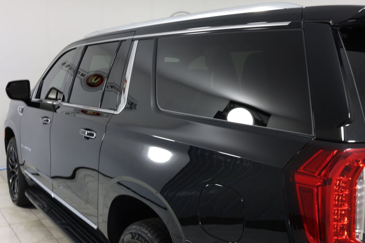 Used 2023 GMC Yukon XL SLT AWD/4WD image 50