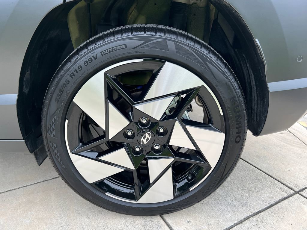 Certified 2024 Hyundai Kona Limited FWD image 14