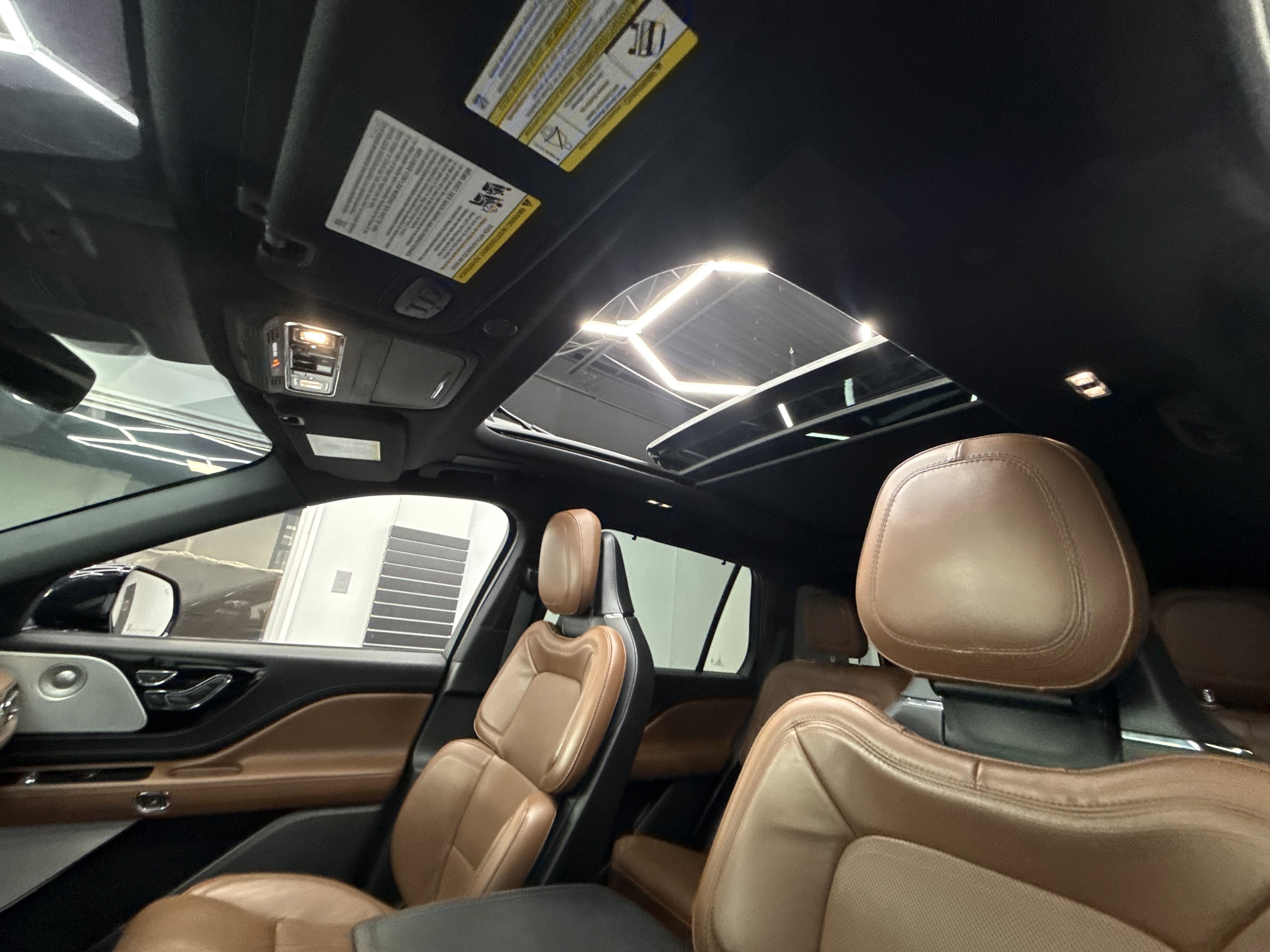 Used 2023 Lincoln Aviator Reserve w/ Equipment Group 201A image 12