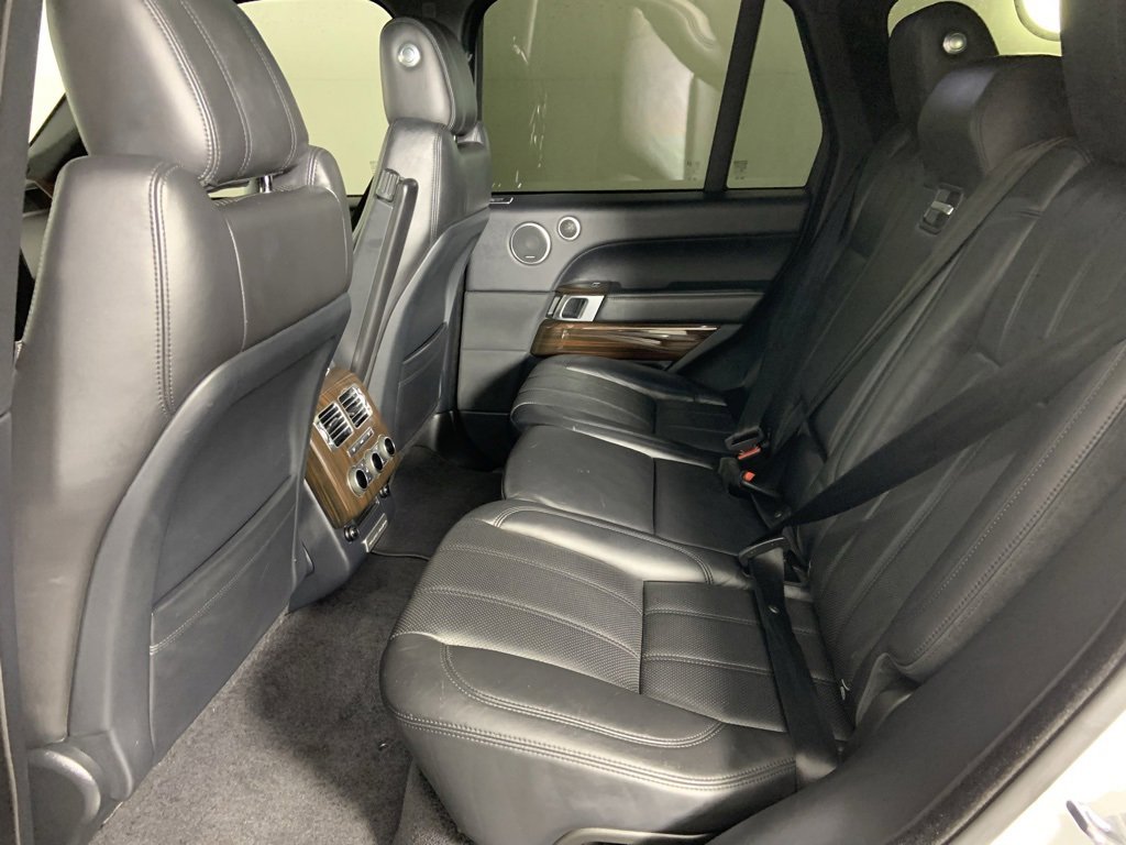 Used 2016 Land Rover Range Rover HSE image 22