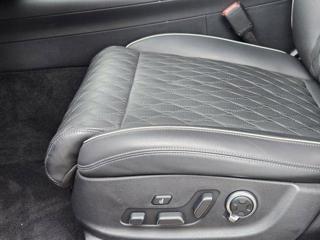 Used 2025 Genesis GV70 3.5T Sport w/ Sport Advanced Package AWD/4WD image 26