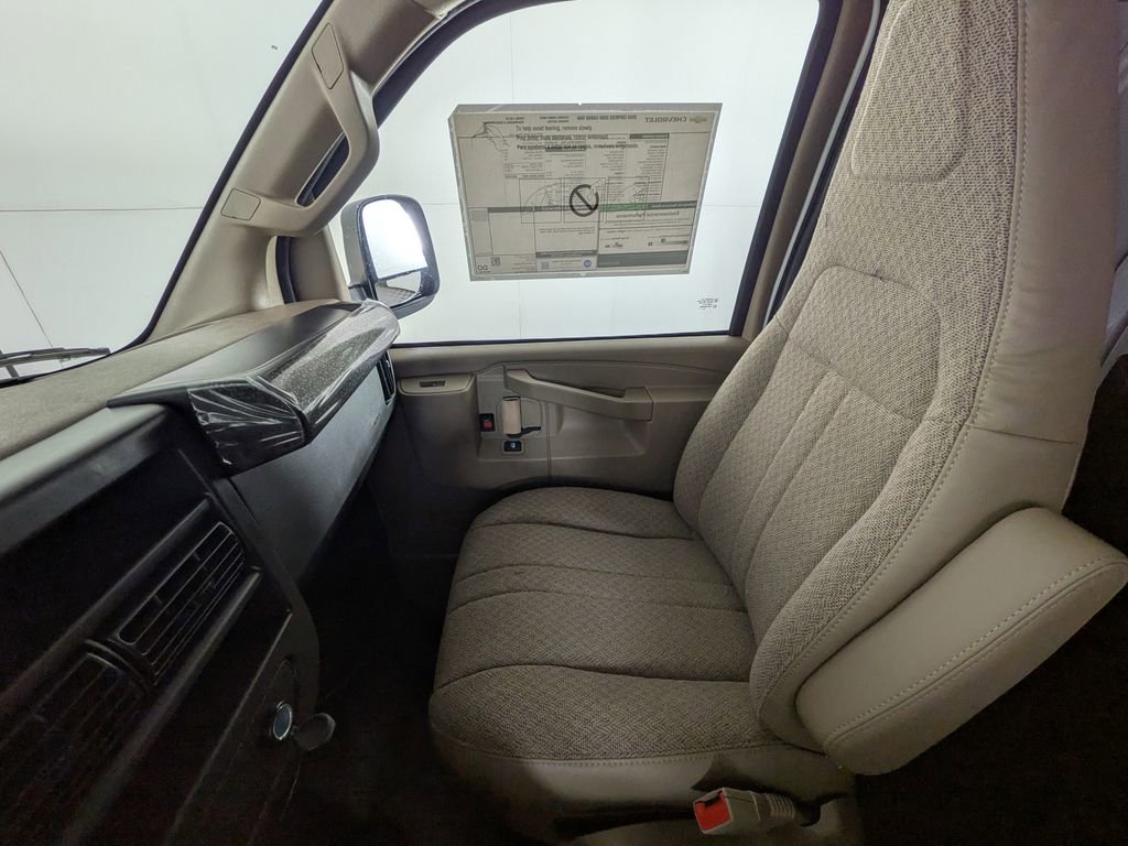 New 2025 Chevrolet Express 2500 image 27