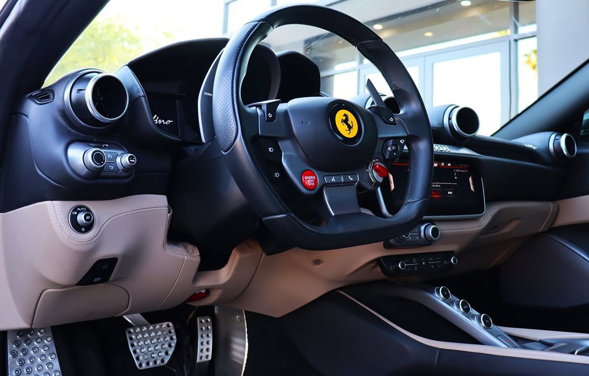 Used 2020 Ferrari Portofino RWD image 40