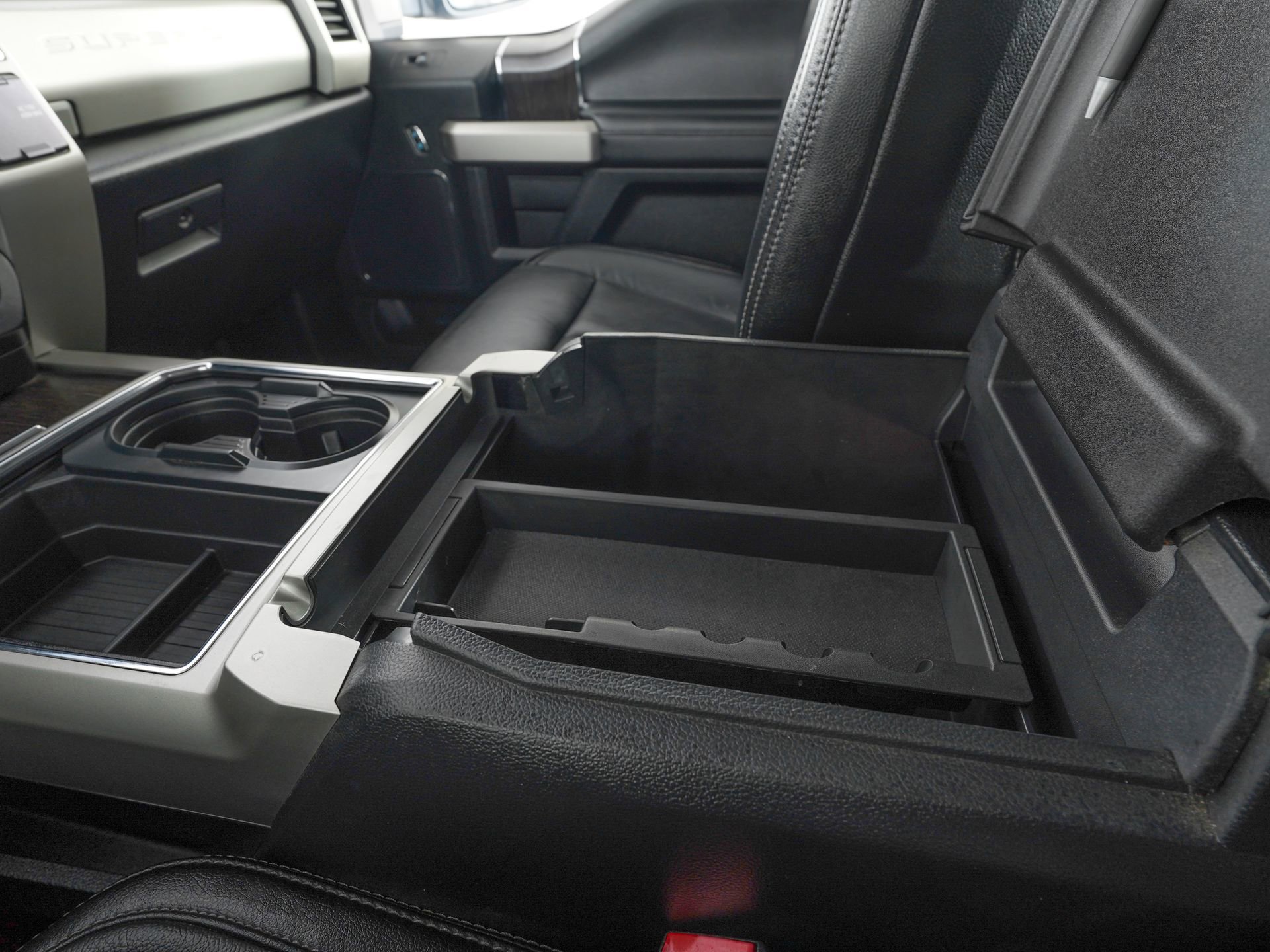 Used 2020 Ford F350 Lariat image 29