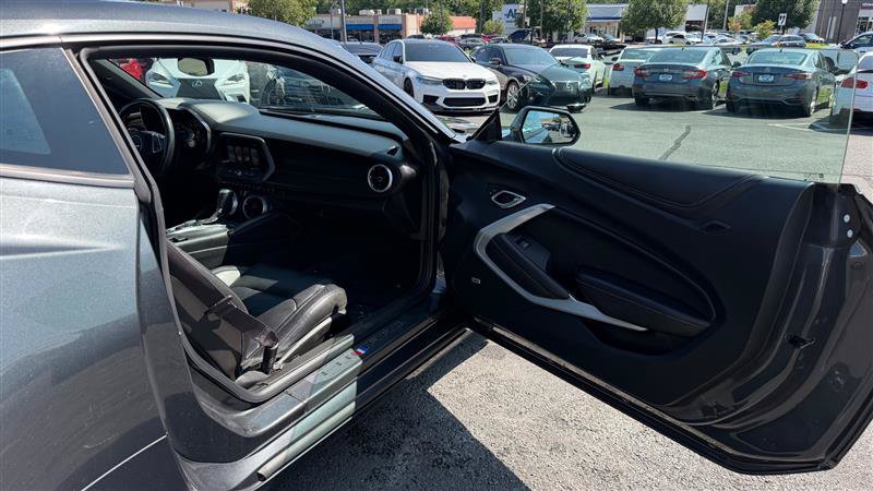 Used 2017 Chevrolet Camaro SS RWD image 33