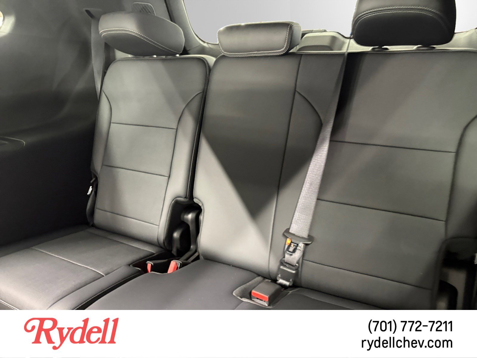 Used 2025 Buick Enclave Preferred AWD/4WD image 16