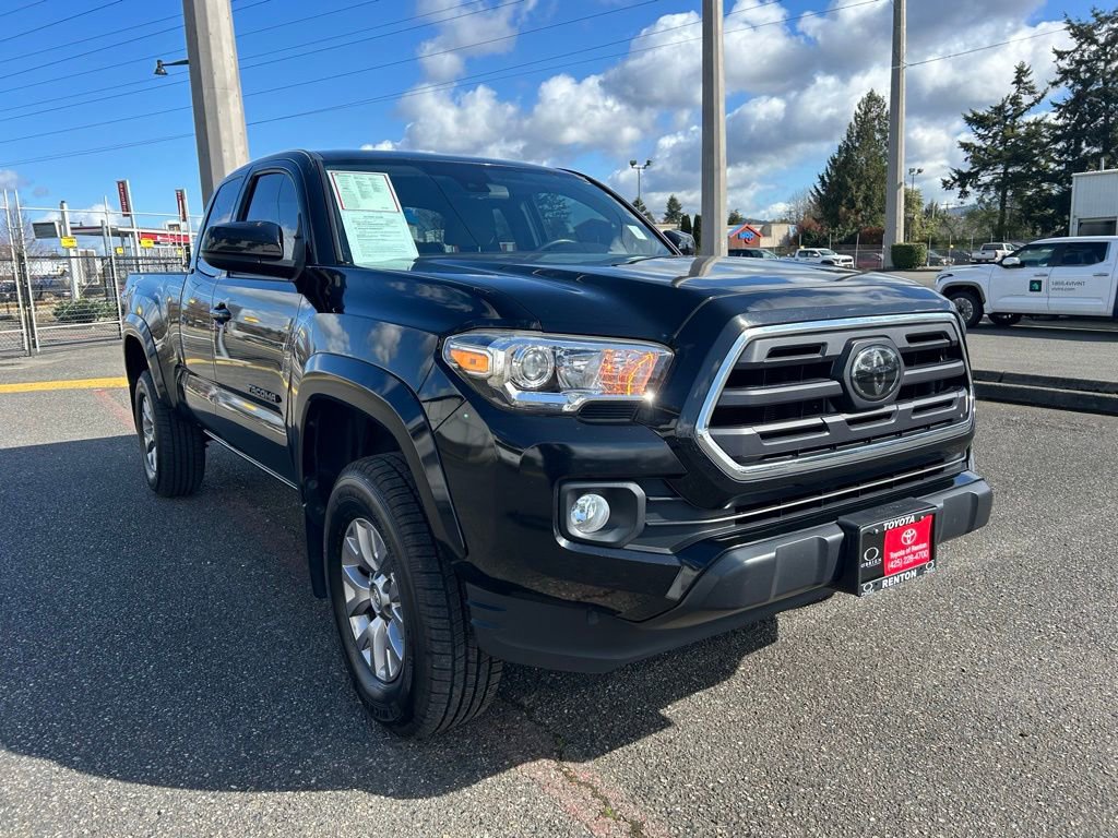 Certified 2018 Toyota Tacoma SR5 w/ SR5 Appearance Package (SM) AWD/4WD image 3