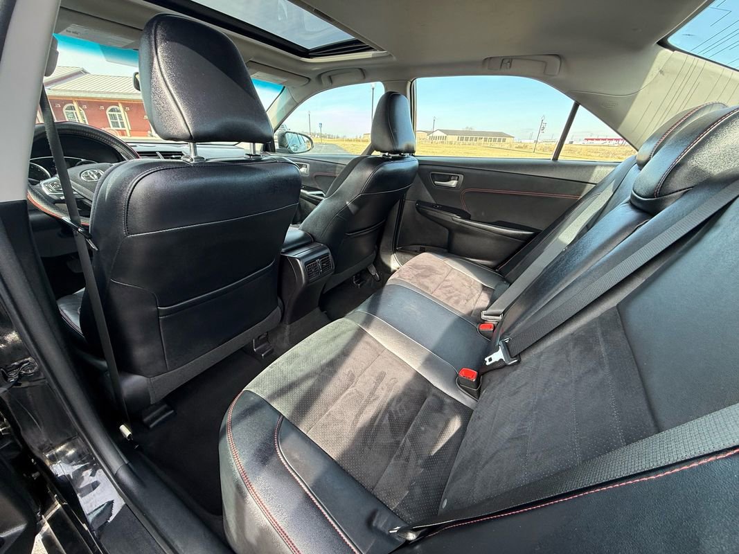 Used 2016 Toyota Camry XSE w/ Moonroof Package image 15