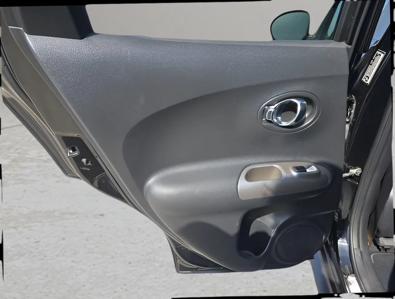 Used 2013 Nissan Juke SV FWD image 12