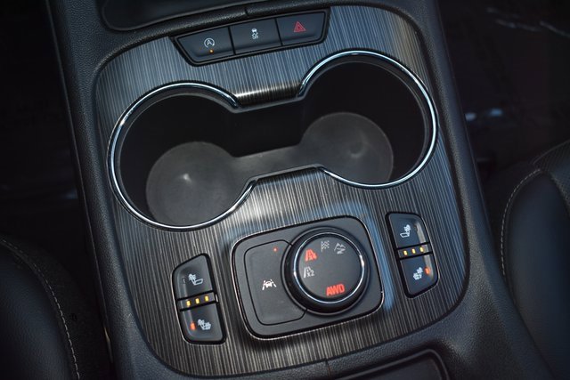 Used 2023 GMC Acadia SLT image 31