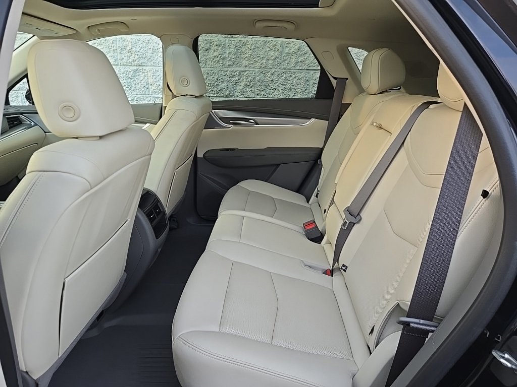 Certified 2023 Cadillac XT5 Premium Luxury AWD/4WD image 18