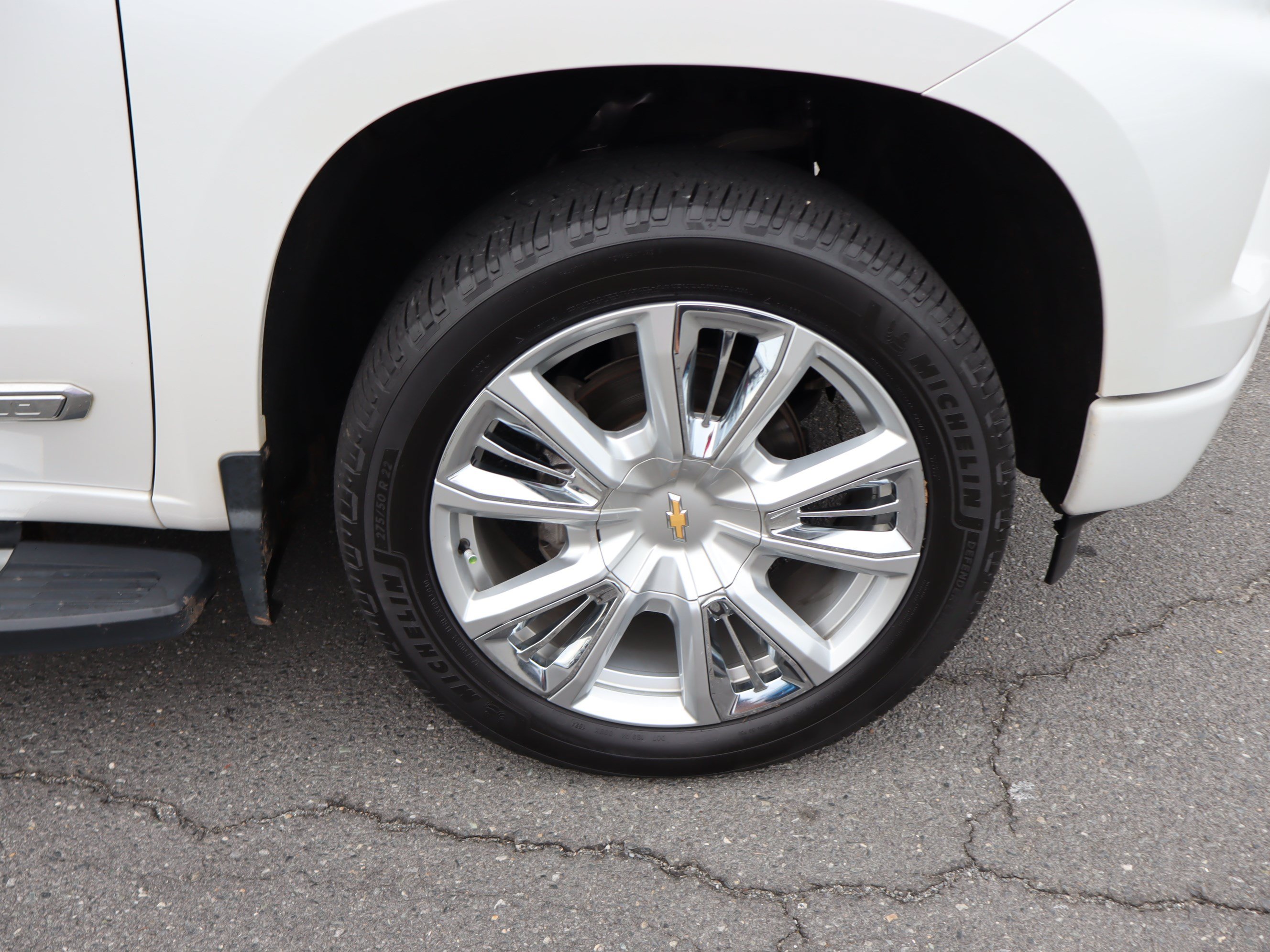 Used 2023 Chevrolet Silverado 1500 High Country w/ High Country Premium Package AWD/4WD image 40